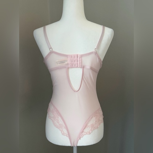 JESSICA SIMPSON Pink Lace Bodysuit Women’s Size Large - Picture 2 of 16